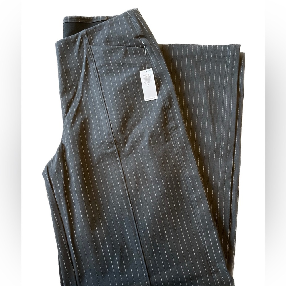 Old Navy Pinstripe Pull-On Pixie Wide Leg Pants